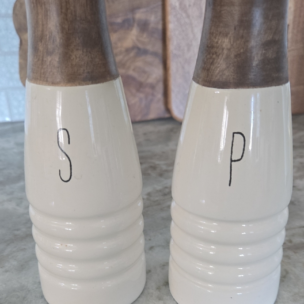 Mud Pie Farmhouse Inspired S&P Mill Set, NWOT - Picture 5 of 8